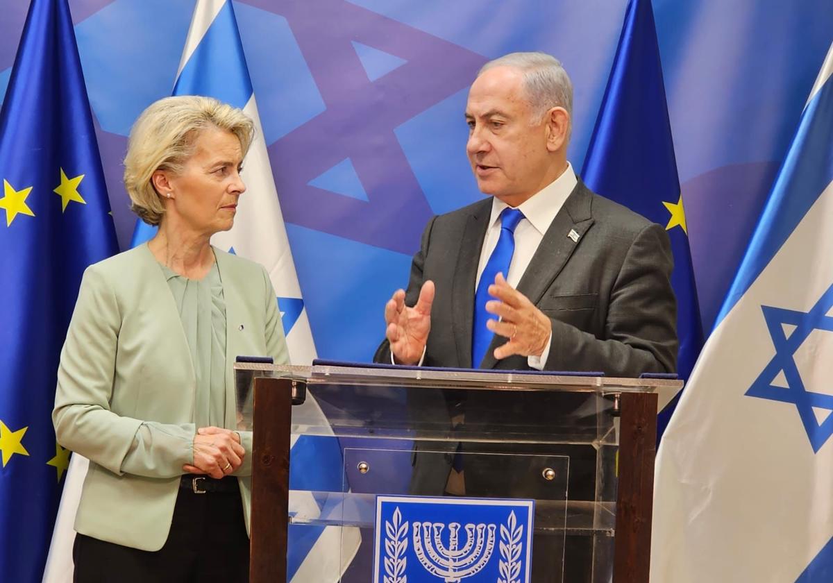 La presidenta de la Comisión Europea, Úrsula von der Leyen, y el primer ministro israelí, Benjamín Netanyahu