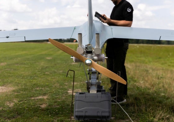 Ucrania recibirá 33.000 'cerebros' de inteligencia artificial para dar autonomía a drones comunes