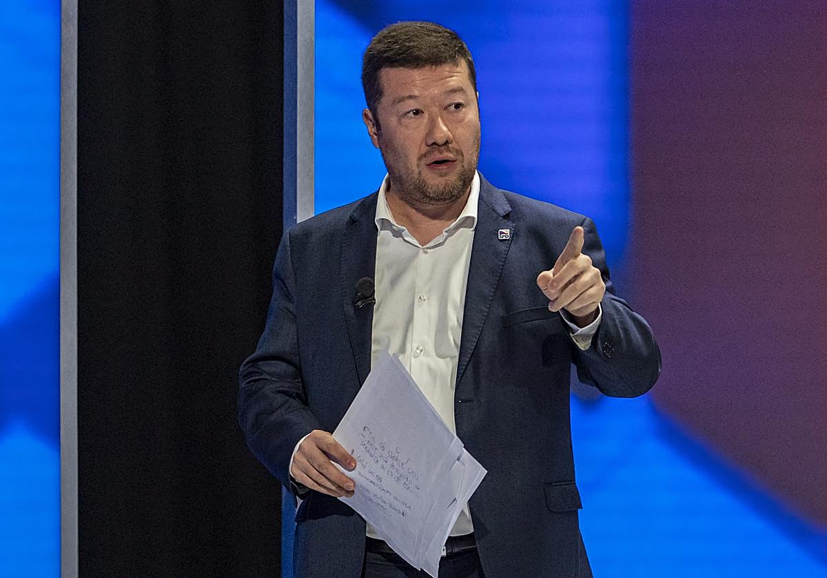 Tomio Okamura, en un debate televisado para las elecciones parlamentarias checas