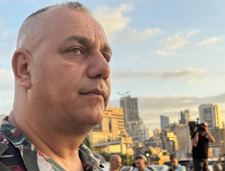 Michel al Murr, capitan de bomberos, responsable de uno de los primeros equipos en responder al incendio