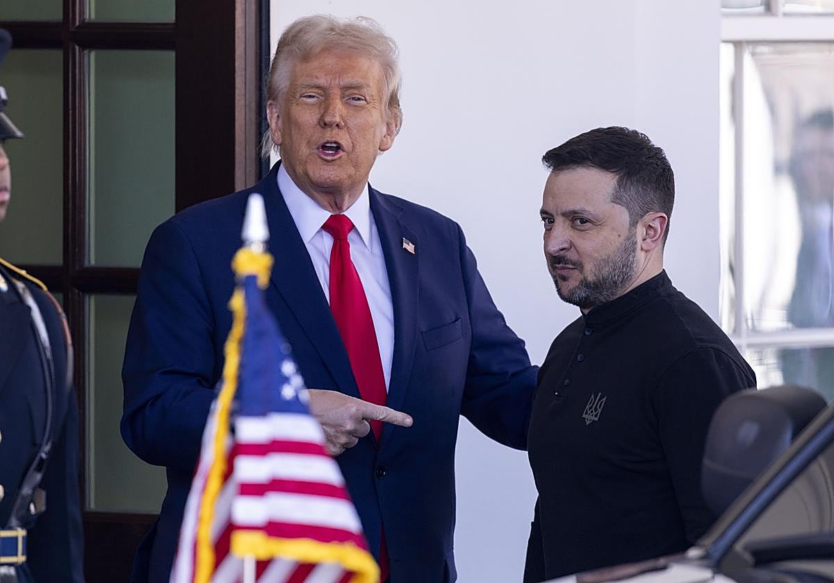 Trump y Zelenski tras su reunión en febrero.