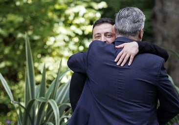 Zelenski y Starmer ven en la cumbre de Alaska «una oportunidad viable» para avanzar hacia el fin de la guerra en Ucrania