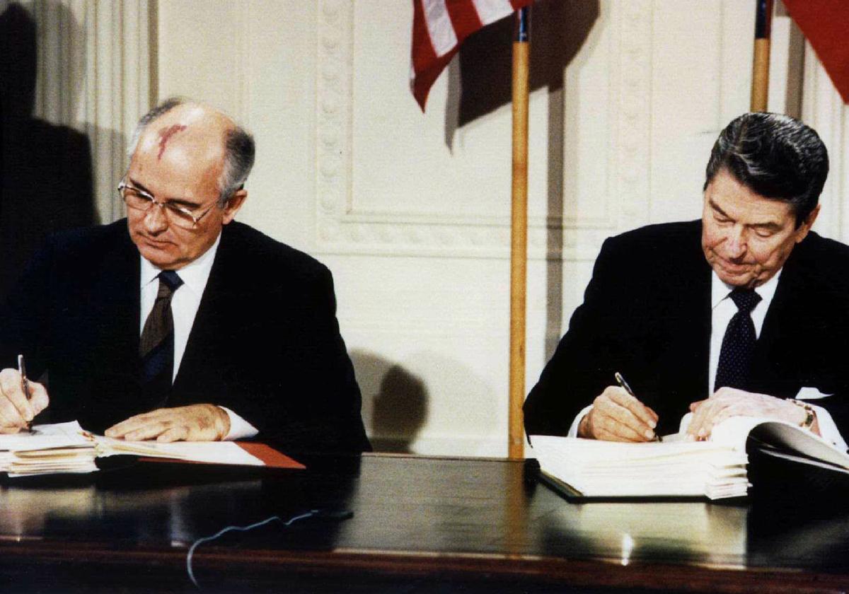 De la 'perestroika' a la tensión por Ucrania: las complejas cumbres entre EE.UU. y Rusia en los últimos 40 años