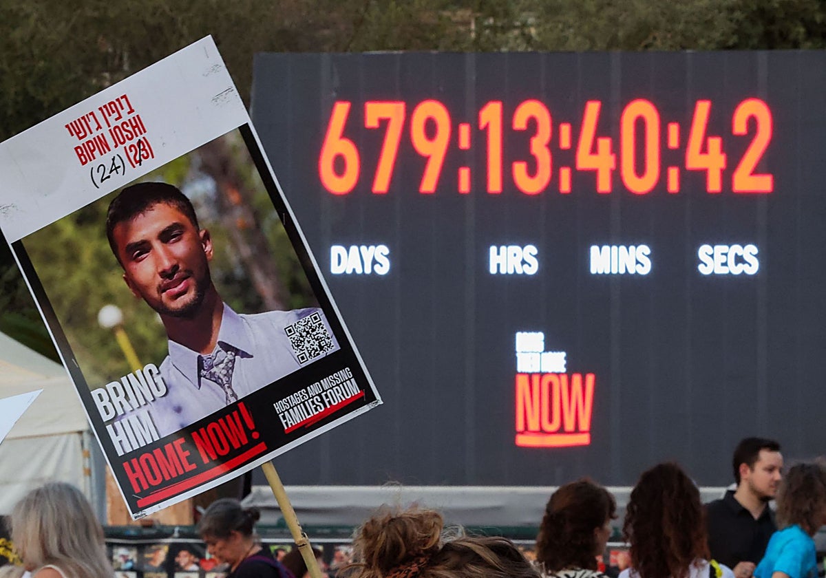 Manifestantes y familiares de rehenes exigen la liberación inmediata de los rehenes secuestrados