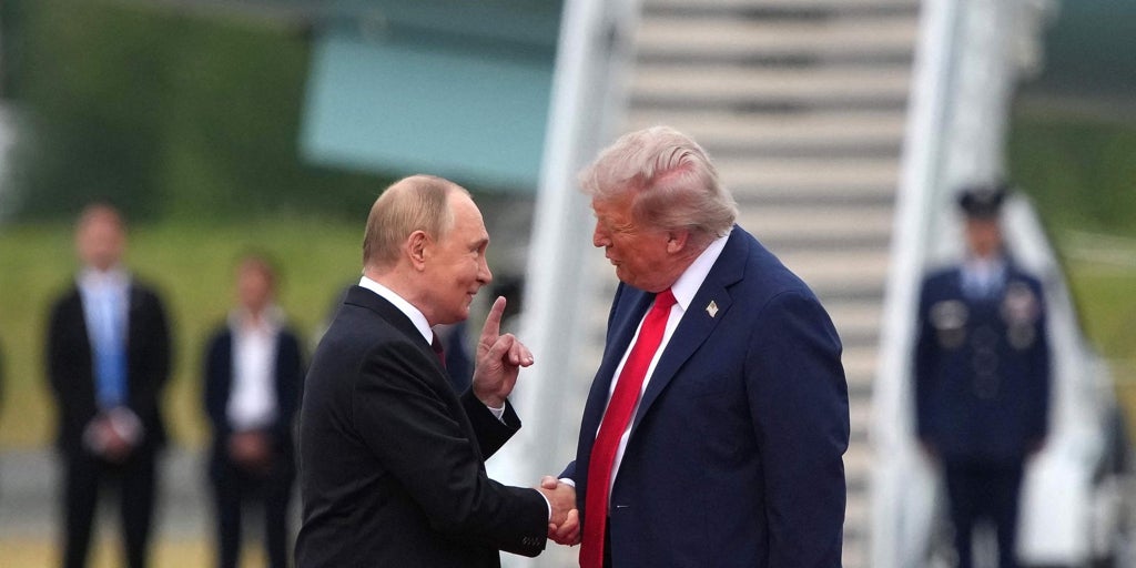 Trump da la espalda a Ucrania y apoya la exigencia de más cesiones territoriales a Putin para alcanzar la paz