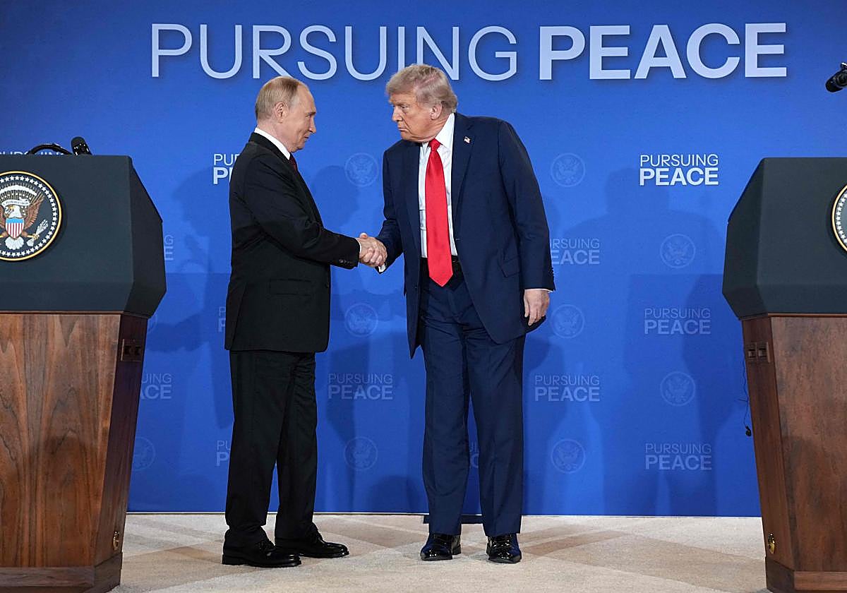 Putin y Trump en la reunión de Alaska