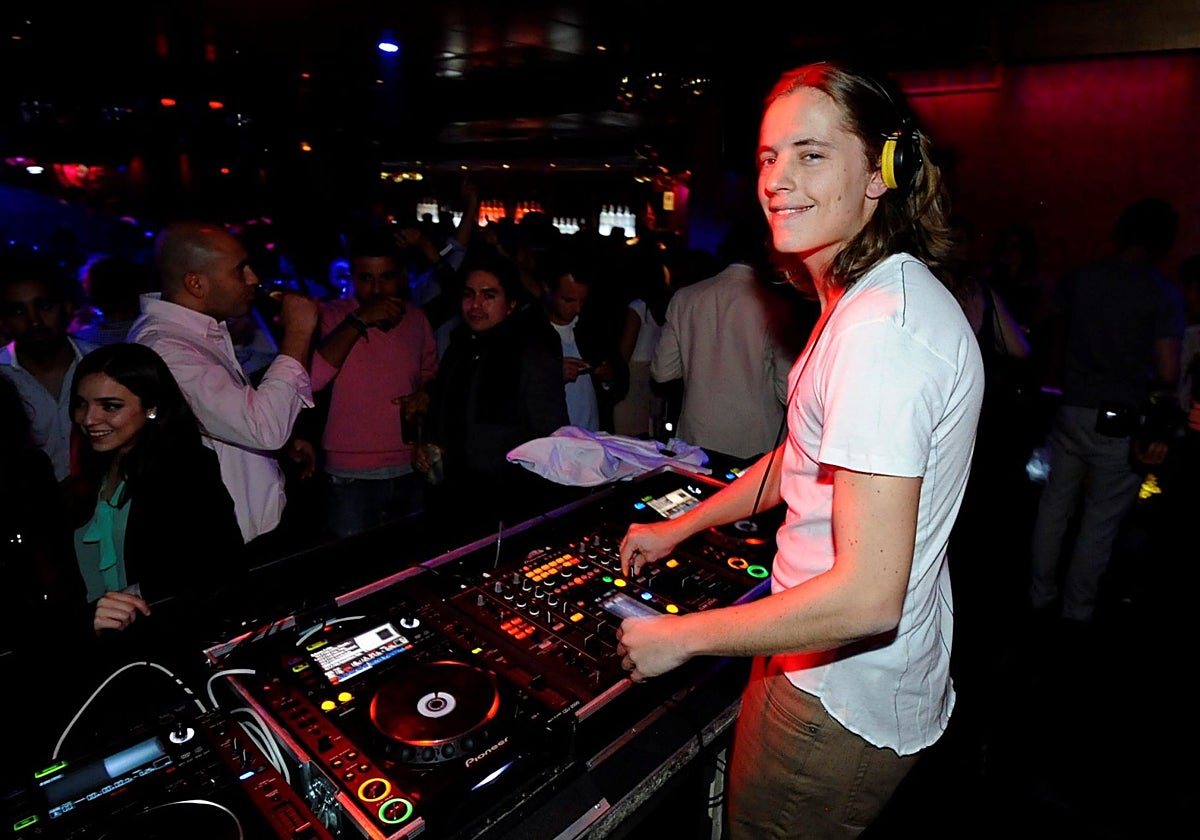 Imagen de archivo del DJ Pierre Sarkozy en una discoteca de Francia