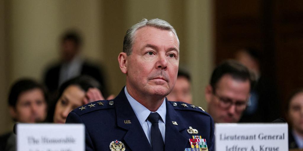 El Pentágono fulmina al general de la agencia de inteligencia que contradijo a Trump sobre los bombardeos a Irán