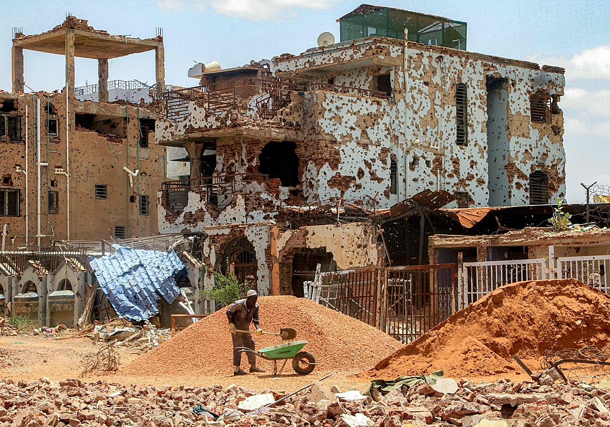 La guerra ha destruido las calles de Jartum, la capital sudanesa