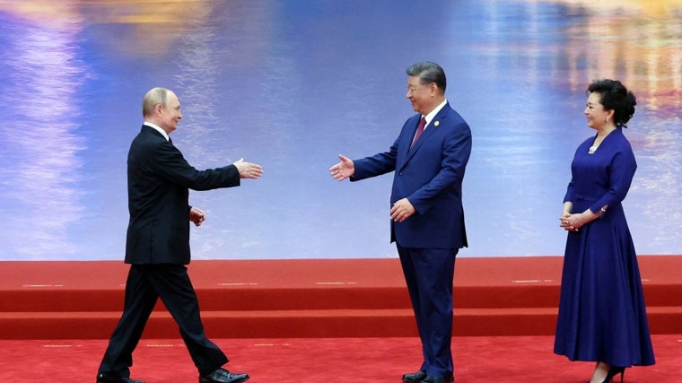 Putin saluda a Xi en su visita a China este domingo