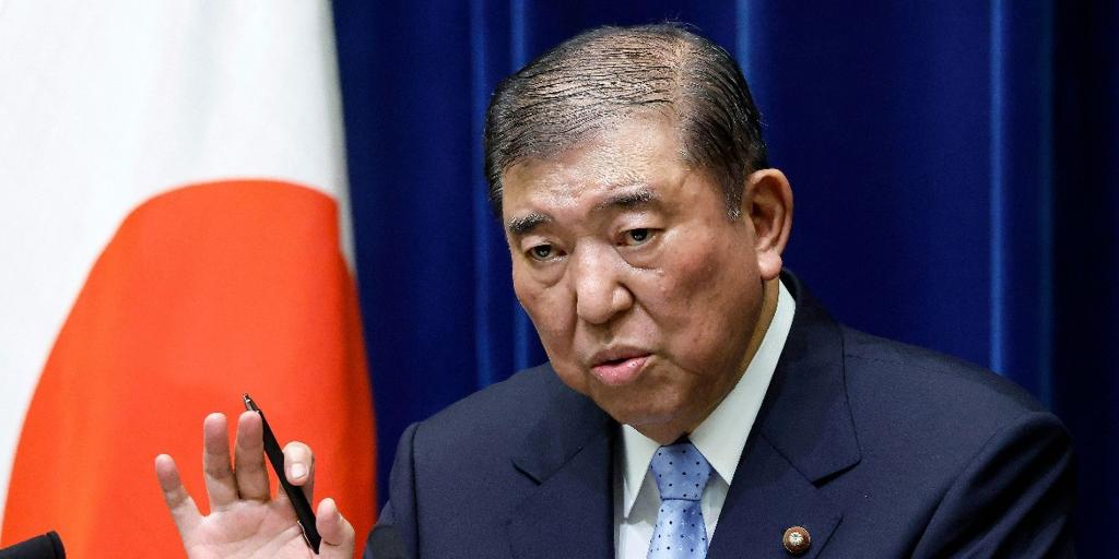 Dimite el primer ministro de Japón ante las críticas y divisiones en el seno de su partido