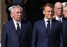 La V República francesa se hunde en su peor crisis