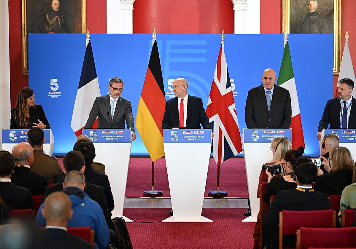 Los ministros de Defensa de Francia, Reino Unido, Alemania, Italia y Polonia se reúnen en Londres para abordar la violación del espacio aéreo polaco por parte de Rusia