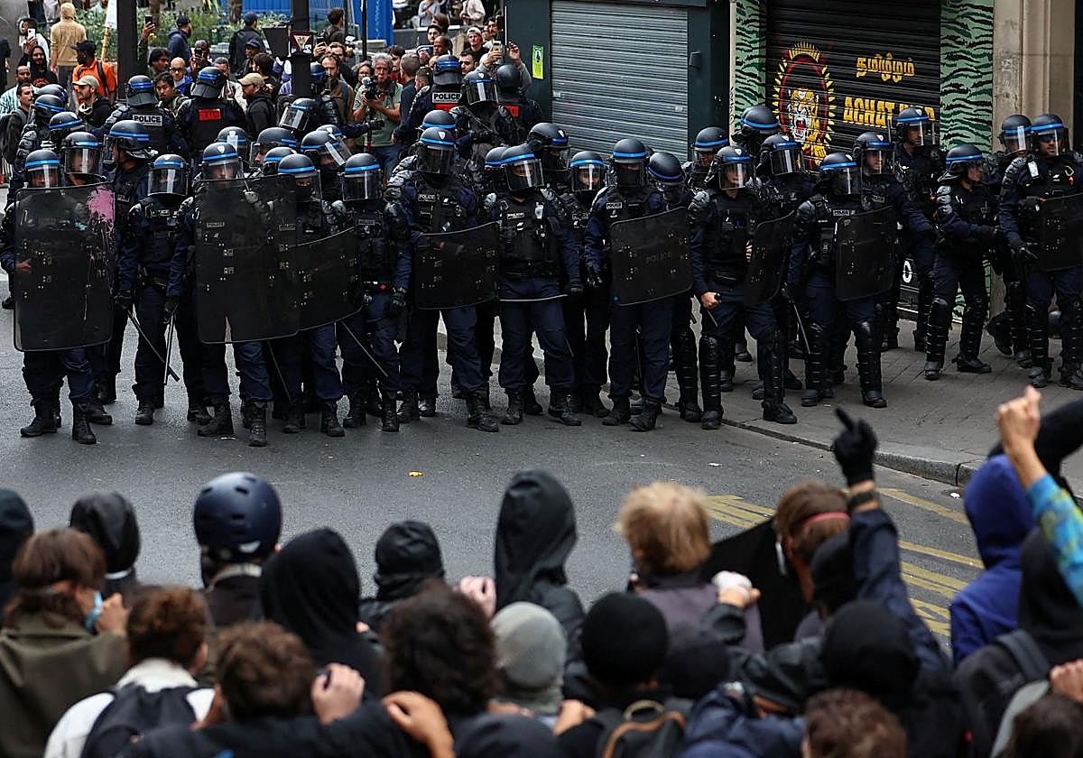 La jornada de bloqueo de Francia termina en una batalla campal en París