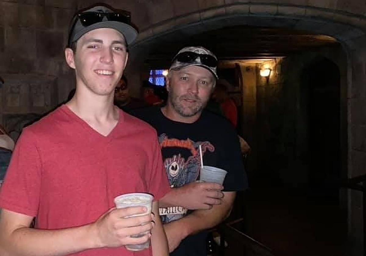 El presunto asesino de Charlie Kirk, Tyler Robinson, con su padre