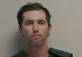 La investigación apunta a que el asesino de Charlie Kirk mantenía una relación con su compañero de piso trans