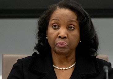 Un tribunal de apelación mantiene en su cargo a la gobernadora de la Fed despedida por Trump