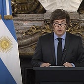 Milei dispara el gasto social tras su varapalo en las urnas