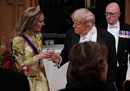 Los deslices protocolarios de Trump: un yanqui en la corte de Carlos III