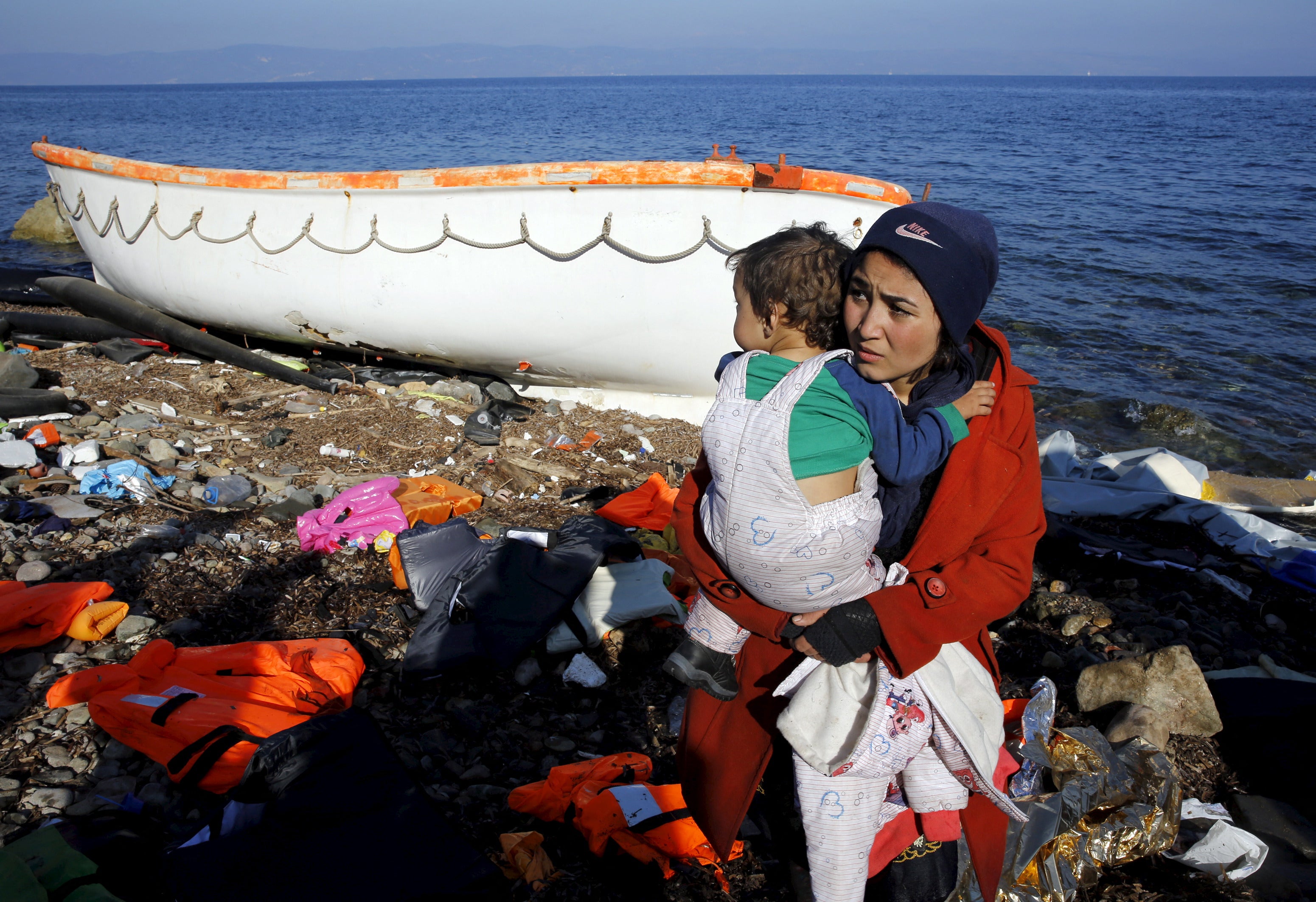 Alemania apuesta por endurecer las repatriaciones y abre el empleo a los refugiados