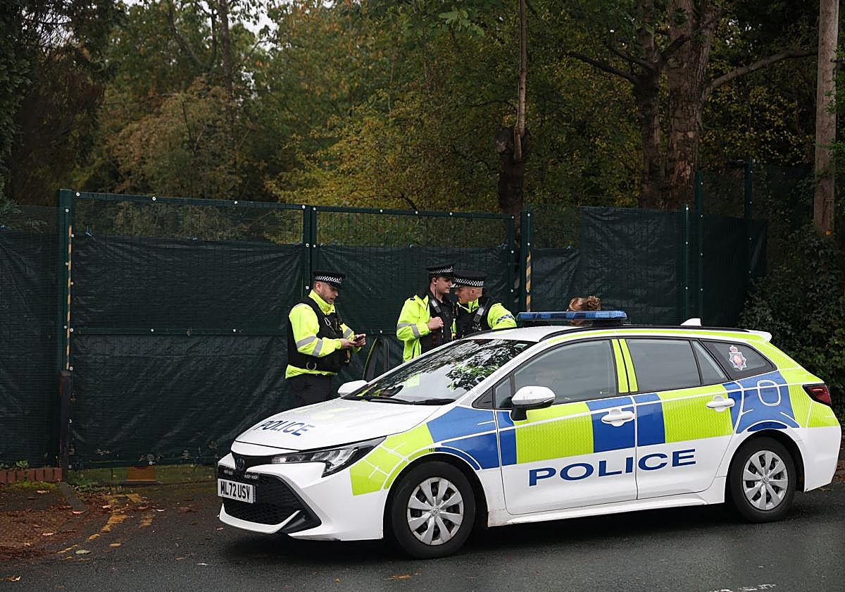 La Policía británica acude al lugar del ataque en Mánchester