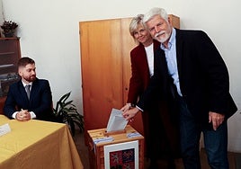 La República Checa decide entre la continuidad europeísta o el giro prorruso