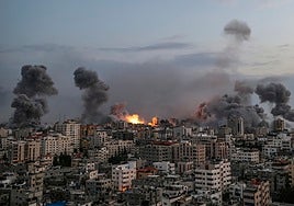 Israel lanza nuevos ataques en Gaza en medio de las negociaciones de alto el fuego