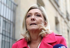 Le Pen y Mélenchon rechazan los intentos de acuerdo de Lecornu y piden elecciones anticipadas en Francia