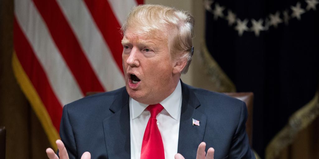 Trump cumple su amenaza: empieza el despido de funcionarios por el cierre gubernamental
