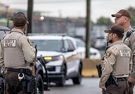 Un infante de la Marina estadounidense denuncia la deportación de su padre tras una detención del ICE