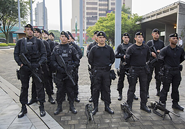 Muere un supuesto líder del Tren de Aragua tras caer de un sexto piso durante un operativo de la Policía colombiana