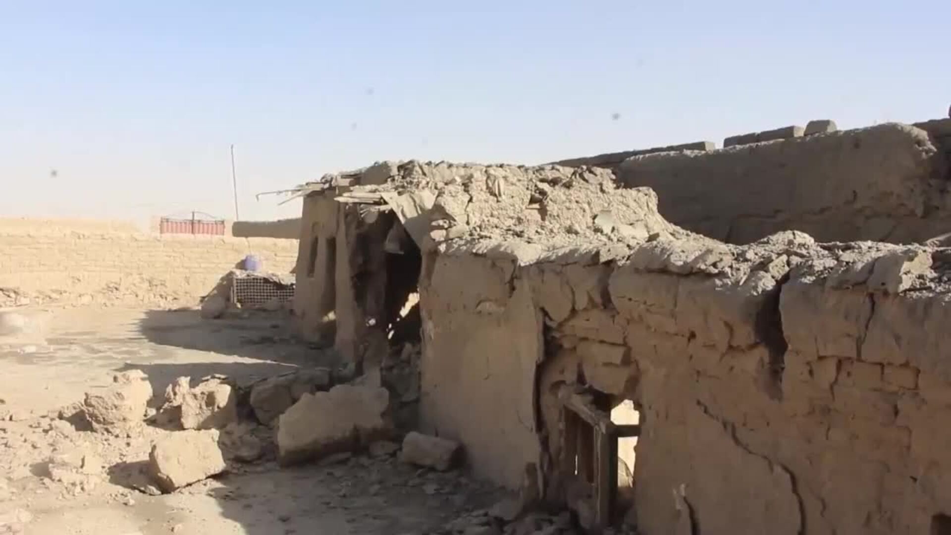 Afganistán y Pakistán mantienen un frágil alto el fuego tras una semana de duros enfrentamientos