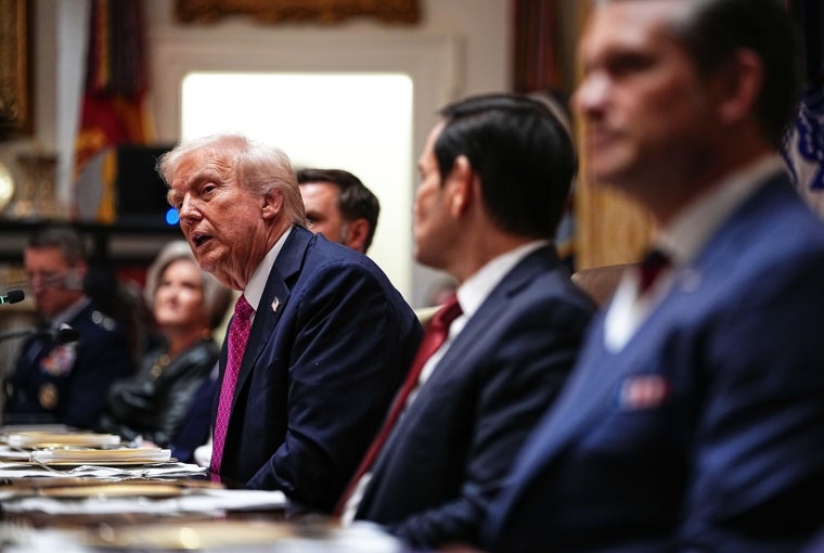 Trump respondió preguntas a los periodistas antes de la reunión bilateral