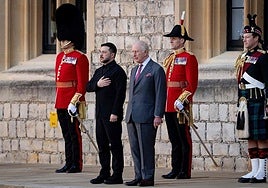 El Rey Carlos III de Inglaterra recibe a Zelenski en el Palacio de Windsor