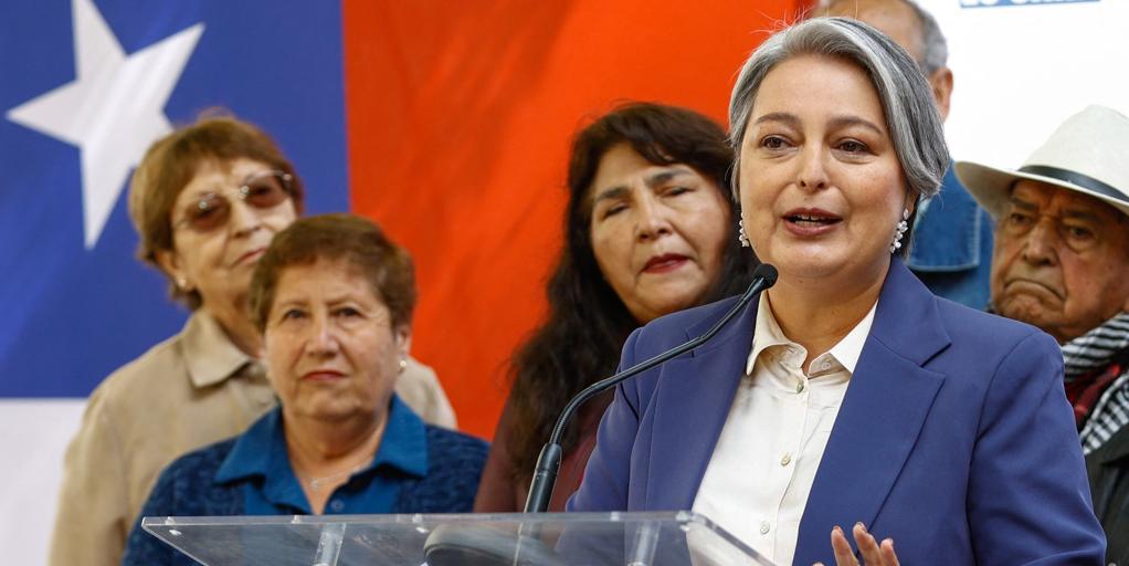 La candidata oficialista a la presidencia en Chile se afianza en el primer puesto debido a la dispersión de la oposición