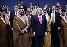 Arabia Saudí invertirá un billón de dólares para ganarse a Trump