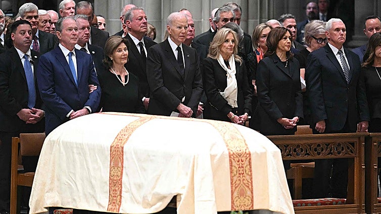 Republicanos y demócratas se unen en el funeral de Dick Cheney, al que Trump no fue invitado