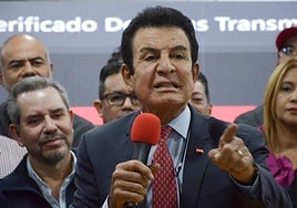 El liberal Nasralla saca ventaja a Asfura, candidato de Trump, en el ajustado recuento de votos de Honduras