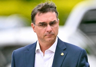 El hijo de Jair Bolsonaro, Flávio, anuncia su candidatura a la presidencia de Brasil en 2026