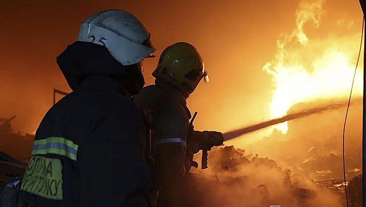 Rusia responde con bombardeos masivos a la infraestructura energética de Ucrania a la exigencia de «una desescalada» de Kiev y Washington