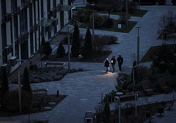 Rusia ataca Ucrania con casi 150 drones mientras los cortes de luz superan las 12 horas en la capital