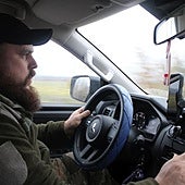 Sitka, conductor de la brigada K-2, durante un viaje al frente de Porkrovsk