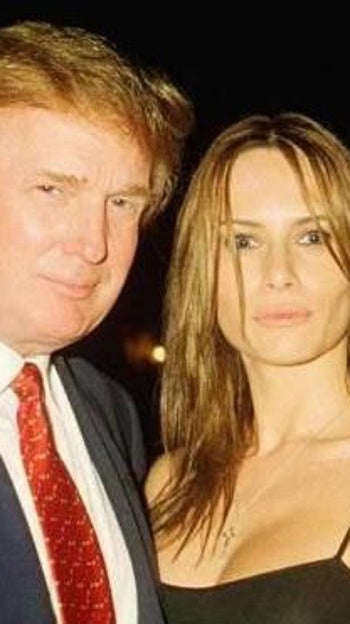 Trump, junto a Melania, Jeffrey Epstein y su pareja, Ghislaine Maxwell