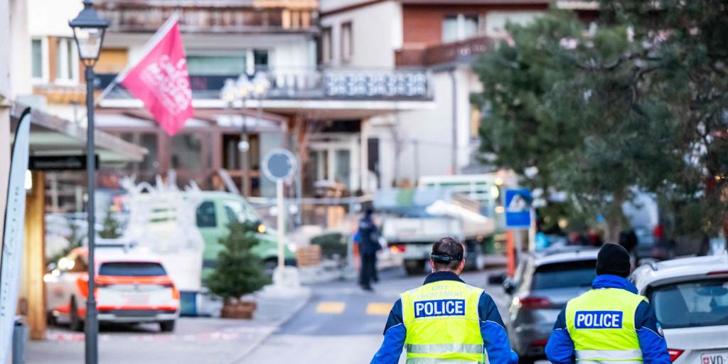 Al menos 10 muertos y varios heridos por una explosión en un bar de una estación de esquí en Suiza