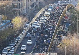 Al menos 17 muertos en las protestas en Irán, ¿cumplirá Trump su amenaza de atacar?