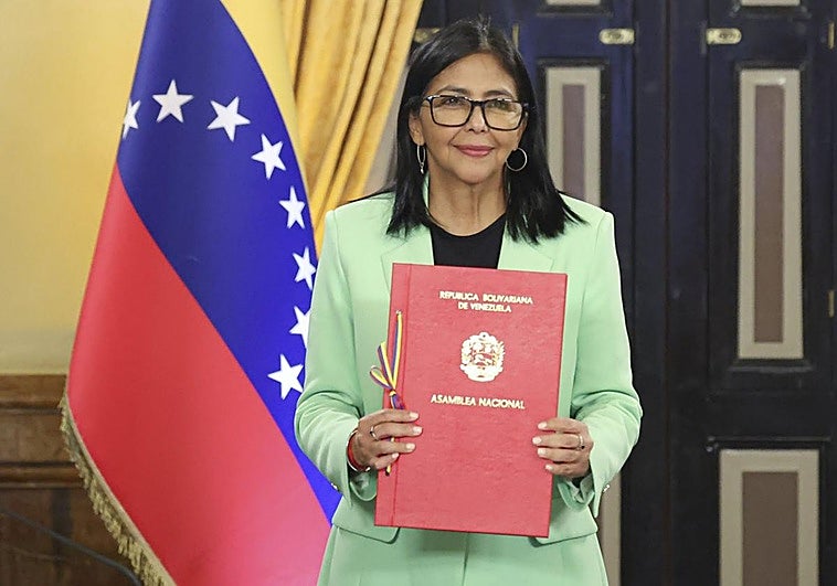 Delcy Rodríguez promete abrir la economía de Venezuela para complacer a Trump