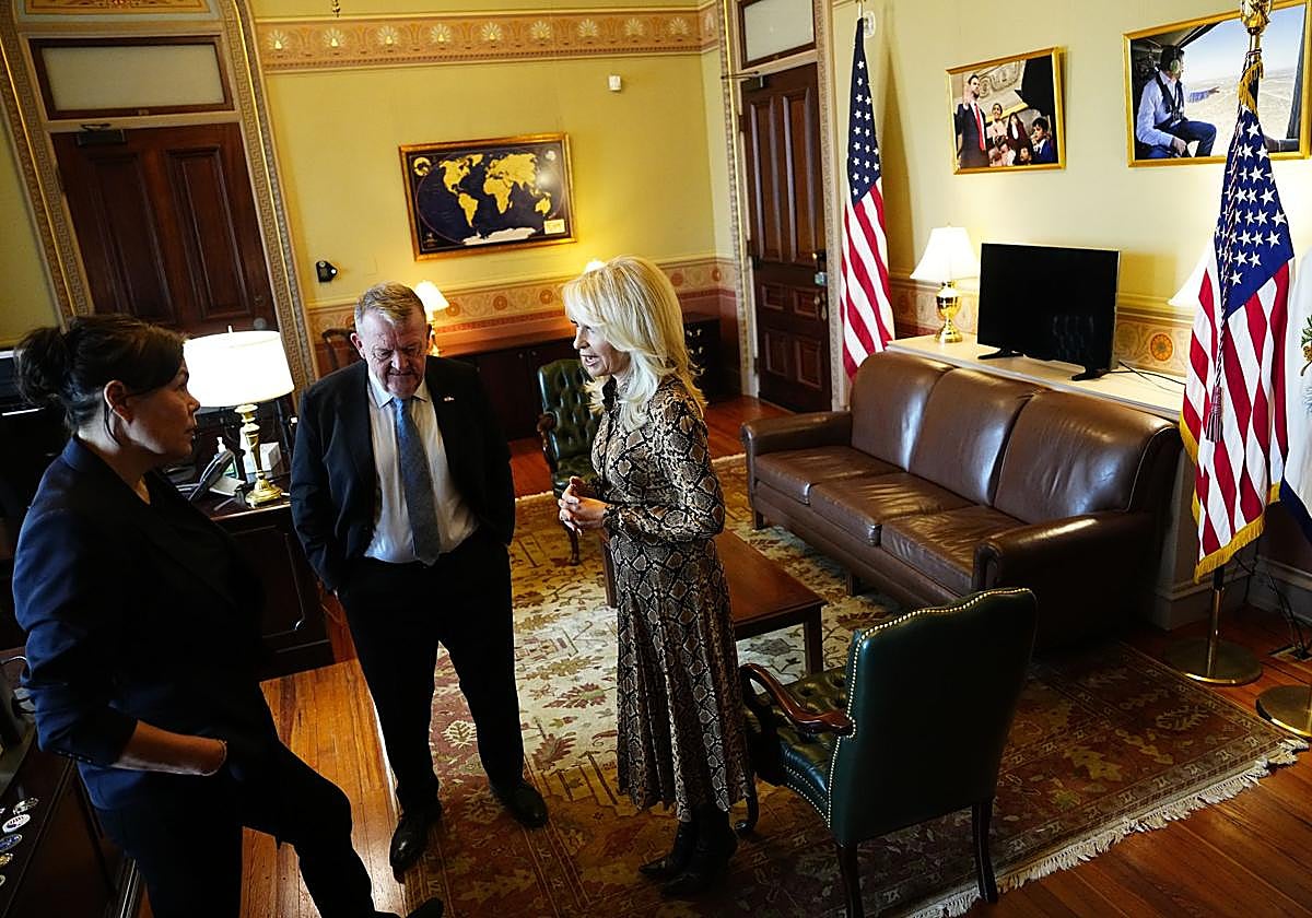 Los negociadores europeos, la groenlandesa Vivian Motzfedt y el danés Lars Lokke Rasmussen, acuden a Washington ante el temor de una intervención militar estadounidense en el territorio de un aliado histórico y miembro de la OTAN