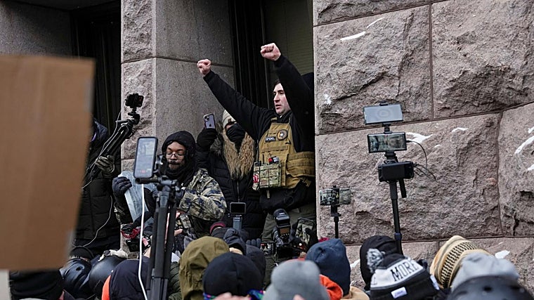 El 'influencer' Jake Lang, de extrema derecha, quería quemar un Corán y recorrer los barrios de la comunidad somalí