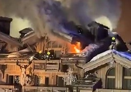 Un incendio devora un hotel de lujo en los Alpes: más de 270 desalojados