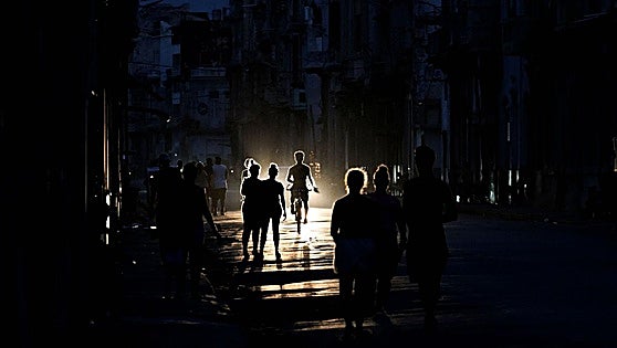 El este de Cuba se queda sin electricidad tras una avería